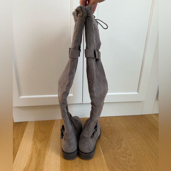 Lace up gray boot - Picture 7 of 11